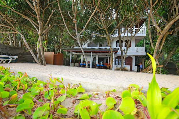 Hotel mit Restaurant am Meer in Sri Lanka zum Kaufen