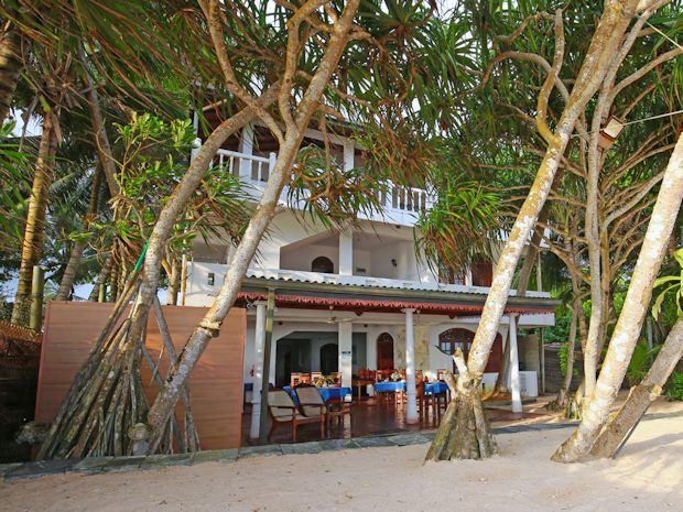 Hotel Pension mit Restaurant am Meer in Sri Lanka zum Kaufen