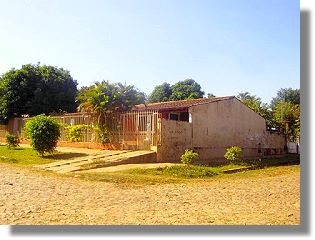 Ausbauhaus in Fernando de la Mora von Asuncion