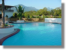 Pool vom Wohnhaus der Bootswerkstatt