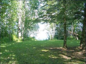 Weg vom Einfamilienhaus zum Lac du Bonnet Weg vom Einfamilienhaus zum Lac du Bonnet