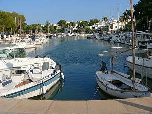 Hafen von Portopetro