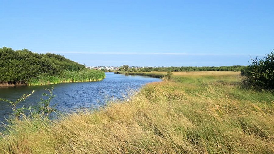 Baugrundst�ck am Fluss Lagune in Prampram Ghana