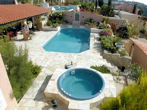 Wohnhaus mit Pool und Garten in Paphos der Insel Zypern