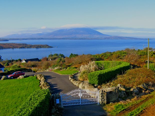 Eingangstor zum Grundstck des Ferienhauses in Irland