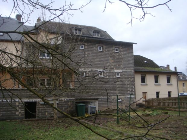 Wohnhaus vom Garten aus