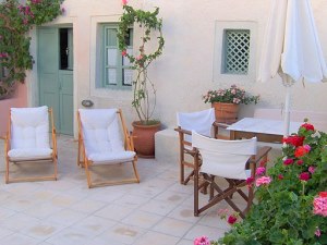 Terrasse vom Hotel auf Santorini