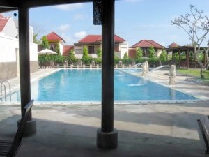 Gemeinschaftspool vom Wohnhaus