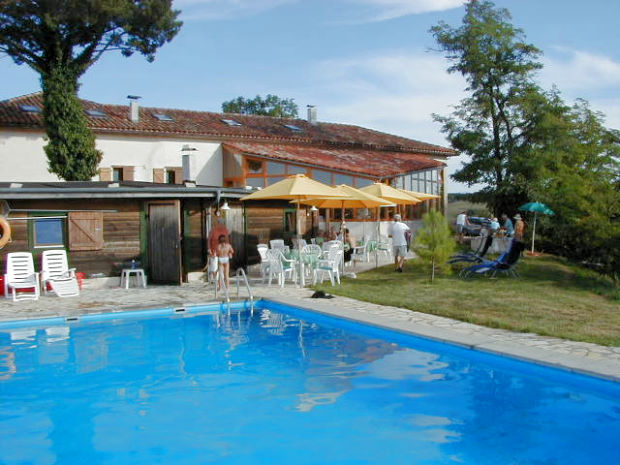 Pooldeck vom Landhaus in Frankreich