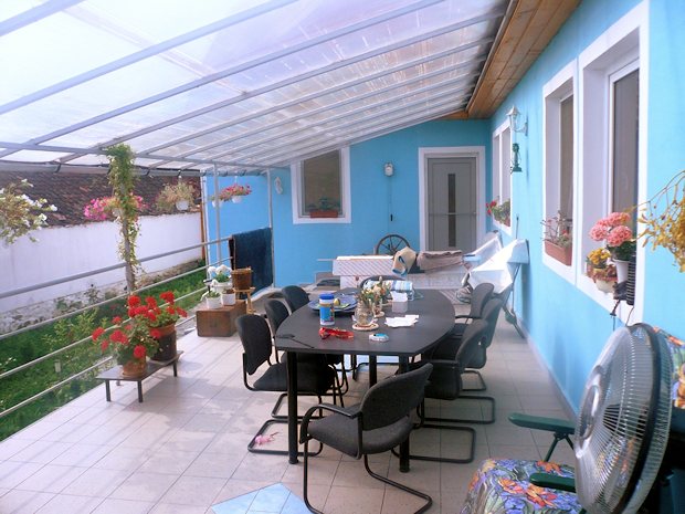 Terrasse vom Wohnhaus