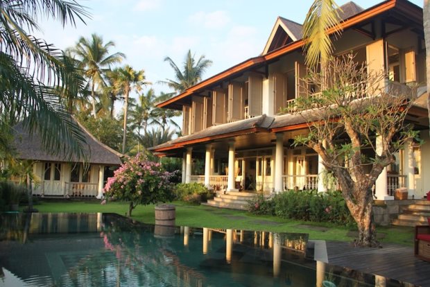 Luxusvilla mit Pool auf der Insel Bali