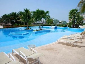 Pool der Cartagena Wohnanlage in Kolumbien