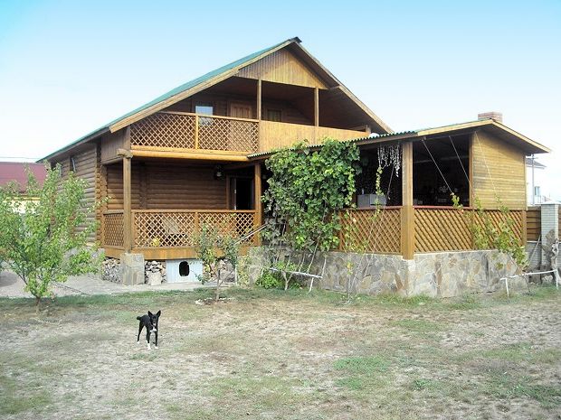 Ferienhaus mit Grundstck in Zaozerne der Krim