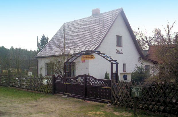 Wohnhaus in Pommern mit großem Grundstück und Teich Wohnhaus in Pommern mit großem Grundstück und Teich