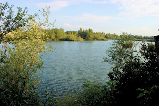 Seelandschaft mit Seegrundstck zum Kaufen in Rumnien