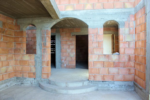 Wohnhaus zum Ausbau in Sure Mare bei Sibiu