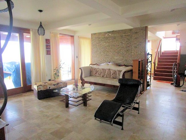 Wohnzimmer der Villa