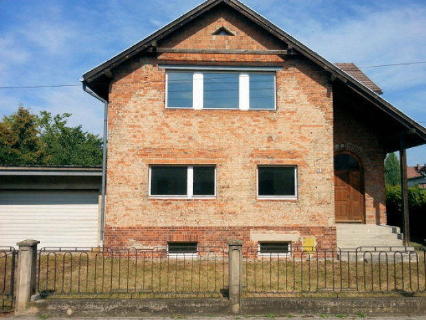 Ausbauhaus mit Garge in Opole Polen