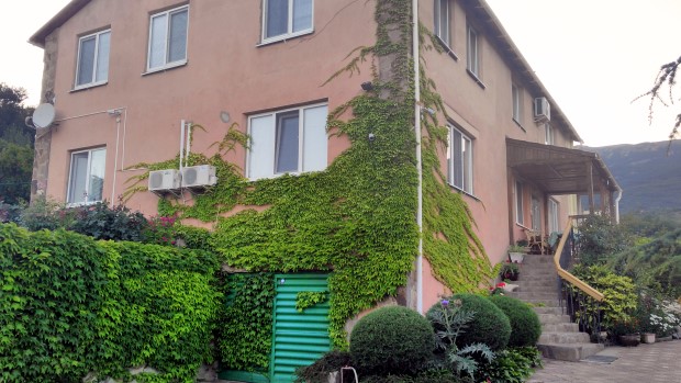 Ferienhaus mit groem Grundstck auf der Krim