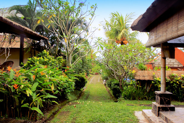 Grundst�ck der Bungalowanlage auf Bali