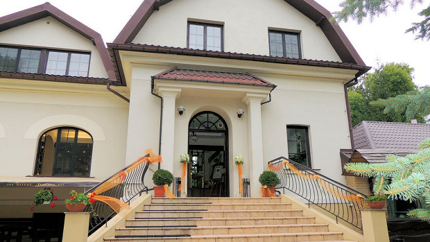 Eingang zum Hotelbetrieb
