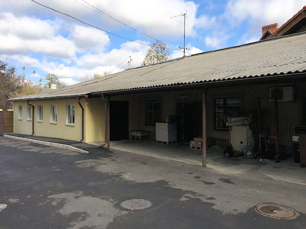 Büro Werkstatt auf dem Grundstück der Gewerbeimmobilie in Chisinau Moldawien Büro Werkstatt auf dem Grundstück der Gewerbeimmobilie in Chisinau Moldawien