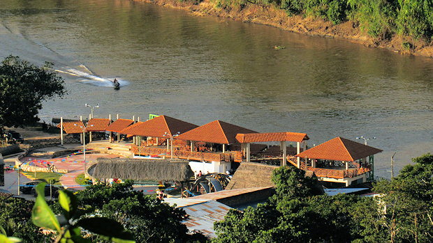 Hafen von Puerto Tahuishco am Rio Mayo Peru