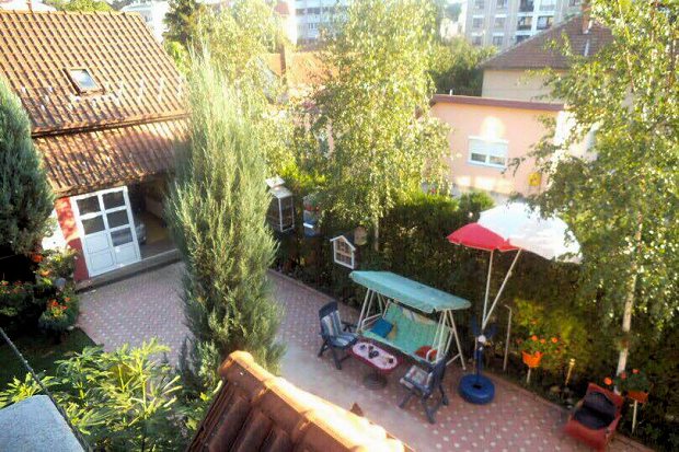 Blick aus dem Wohnhaus 1