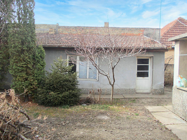 Garage Werkstatt vom Einfamilienhaus in Subotica