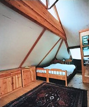 Zimmer im ausgebauten Dachboden des Wohnhause