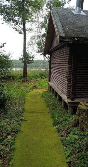 Ausbauhaus bei Trakai am See in Litauen