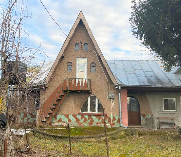 Ausbauhaus vom Gehöft mit Ackerland in Rumänien Ausbauhaus vom Gehöft mit Ackerland in Rumänien