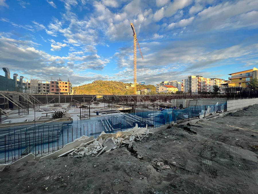 Baustelle der Eigentumswohnungen in Golem Albanien Baustelle der Eigentumswohnungen in Golem Albanien