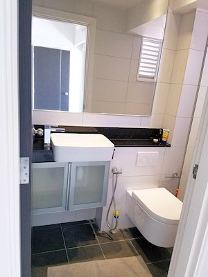 2. Duschbad der Wohnung im The Laguna