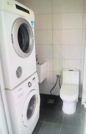 G�ste WC auf dem Balkon vom Apartment