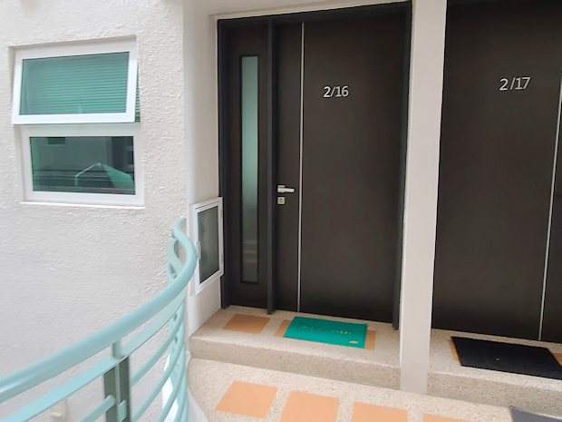 Eingang zur Wohnung im 2.OG