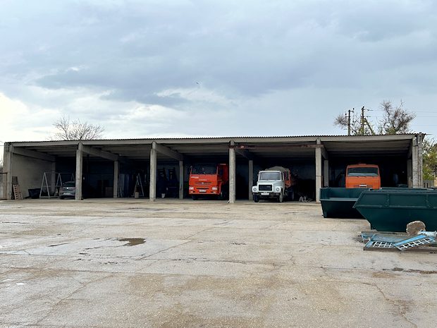 Lagerhallen Parkhallen auf der Halbinsel Krim zum Kaufen