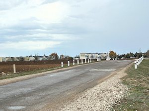 Zufahrtsstrae zu den Gewerbegrundstcken