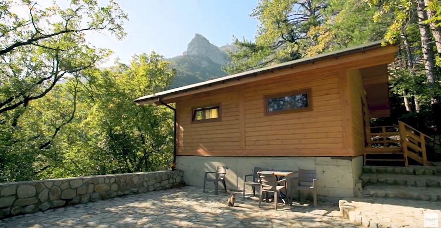 eines der Ferienhuser der Hotelanlage in Jalta