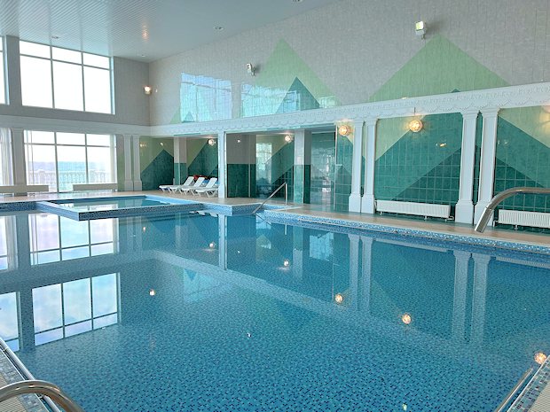 Schwimmbad vom Sanatorium auf der Krim