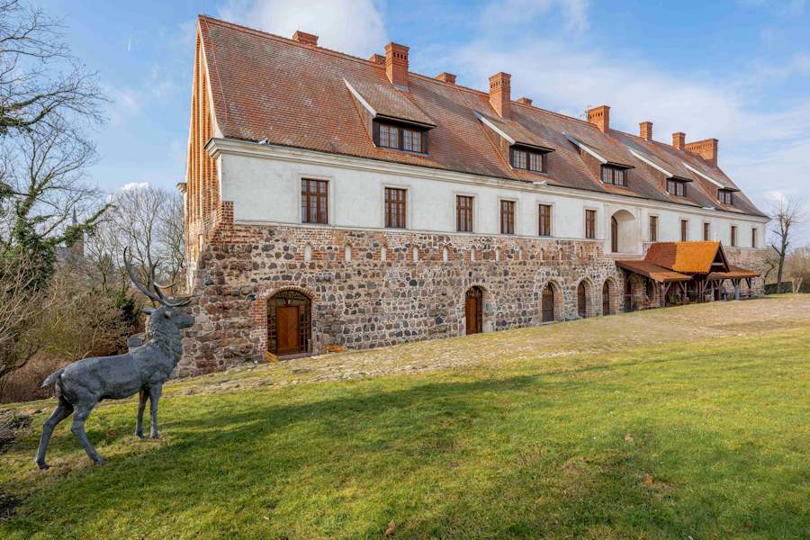 restauriertes Kloster in Westpommern Polen zum Kaufen restauriertes Kloster in Westpommern Polen zum Kaufen