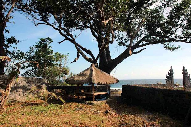 Strandgrundst�ck am Meer der Insel Bali