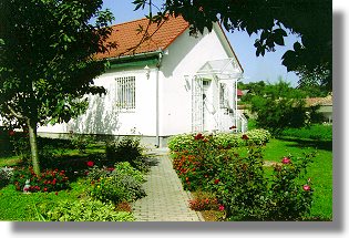Landhaus mit Gstehaus in Sd-Ungarn
