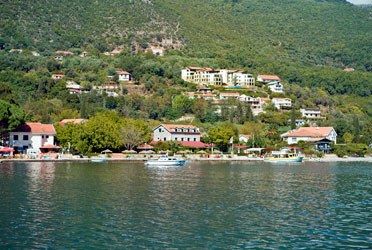 Wohnanlage mit Ferienwohnungen in Djenovice Montenegro
