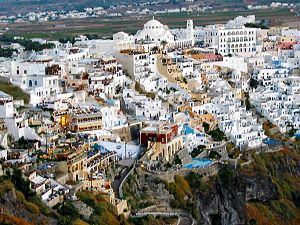 eine markante Villa in Thira